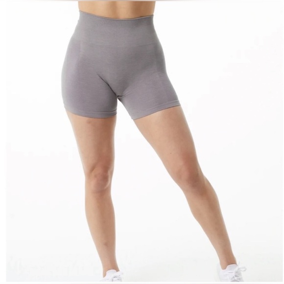 Alphalete Pants - Women’s Alphalete Amplify Shorts Grey  Size M